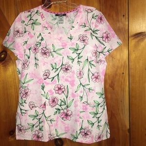 NWOT Women’s Scrub top sz large